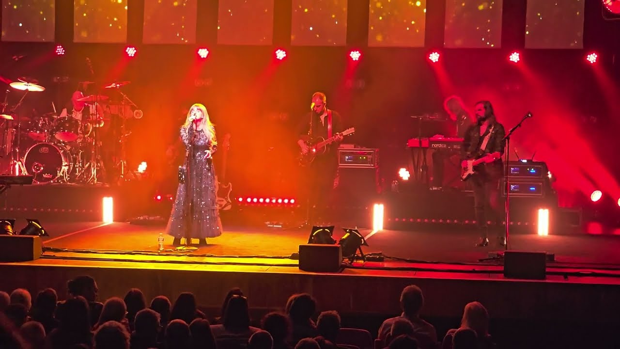 Gold Dust Woman, performed by Rumours Of Fleetwood Mac, Live @Guildford