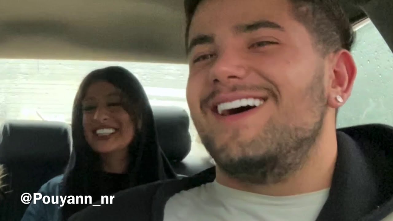 دوربین مخفی 😂 زدن تو گوشم