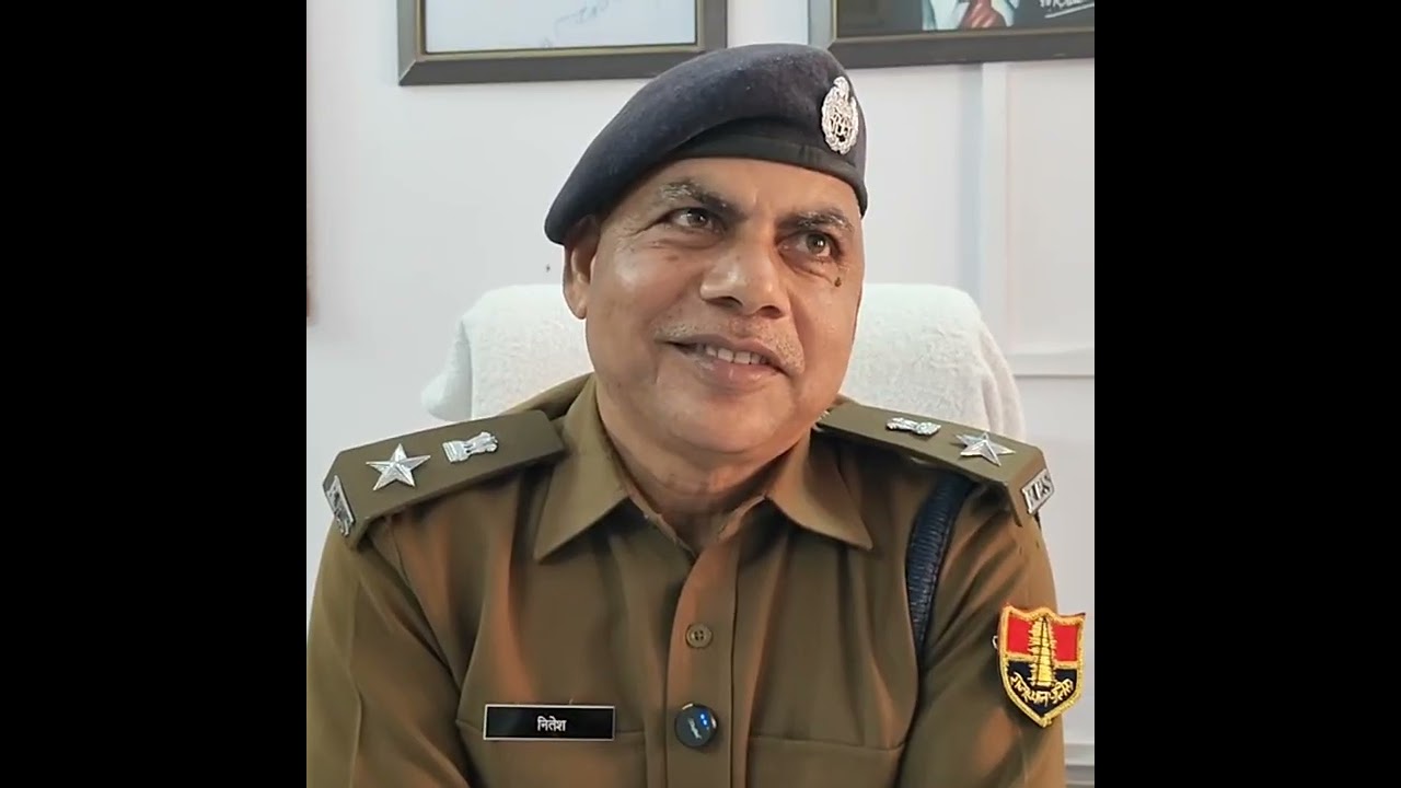 परीक्षा देने आए छात्र को स्कूल से उठा कर ले गए....वीडियो वायरल...