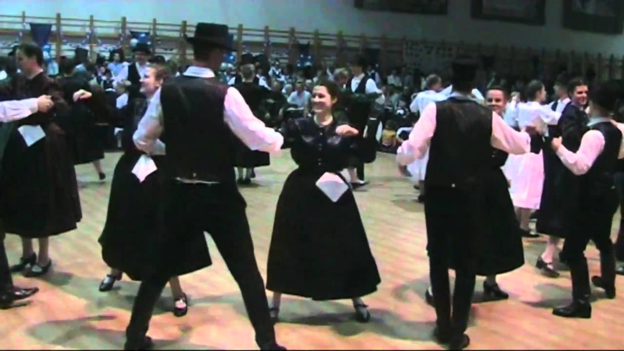 2011 13 Jahre Saarer Tanzgruppe 1  Gruppe  Branauer Tänze