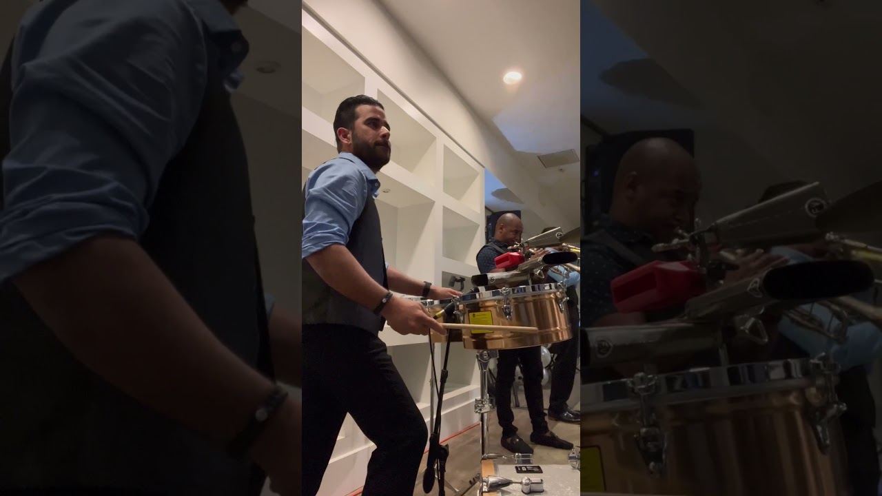 Tocando el timbal Andy Fornet