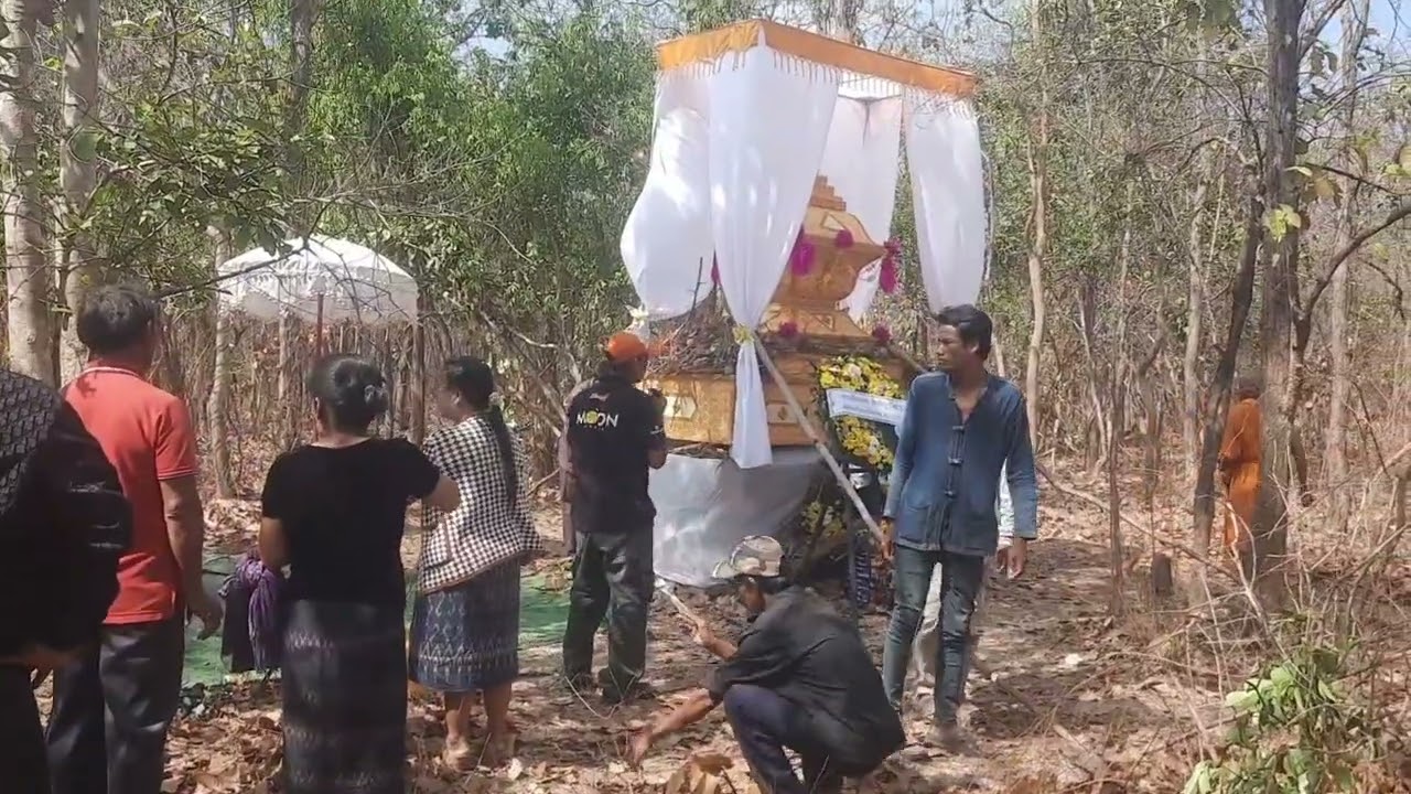 เป็นงานแรกที่เณรสึกกลางป่าช้า