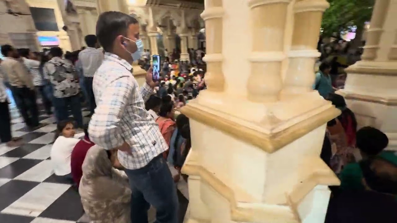 SHREE RADHETHAKUR JI MHARO GOVINDA MHARO VRINDAVAN 