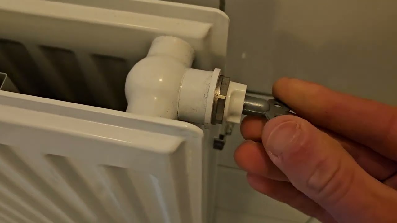 Radiator verwijderen en cv leiding afdoppen, een stap voor stap video