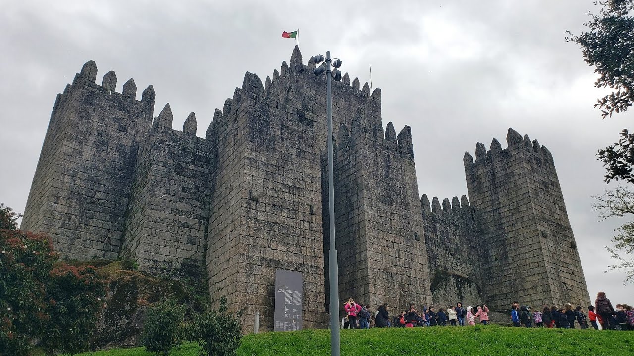 Around CASTELO DE GUIMAR&Atilde;ES - PORTUGAL