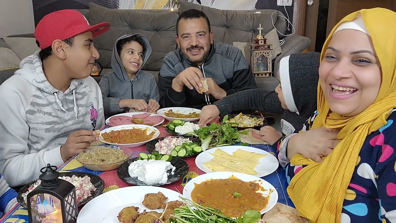 سحور رمضان🥁 صورني فيديو وانا نايمه وبشخر🤣🤣 الفيديو ده هتموتم على نفسكم من الضحك🤪