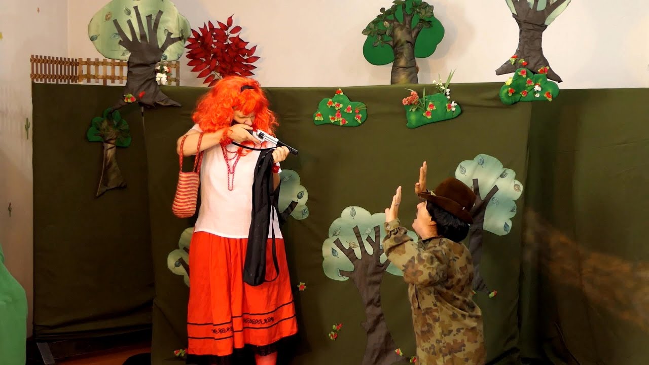 LUPUL CU SCUFITA ROSIE - Teatrul Paiata