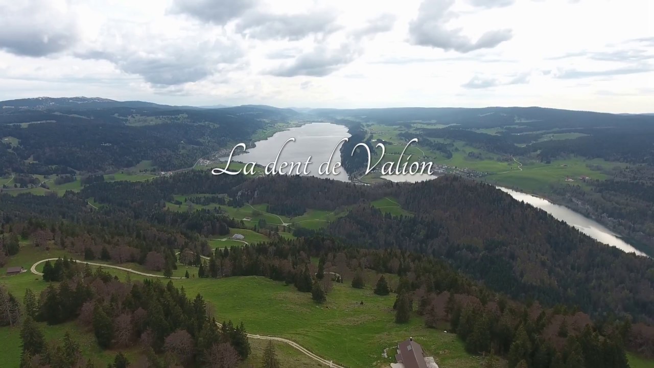 Le Lac de Joux et la Dent de Vaulion,