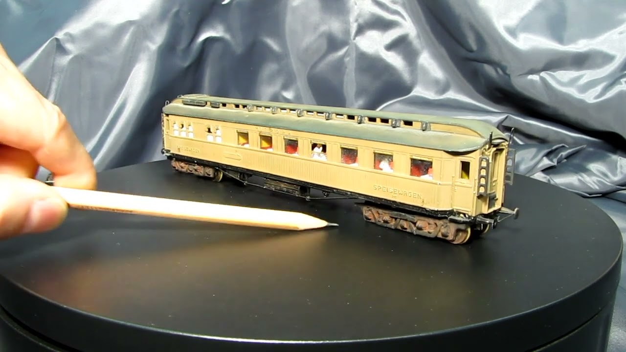 Modellbau in der DDR - Speisewagen und Postwagen.