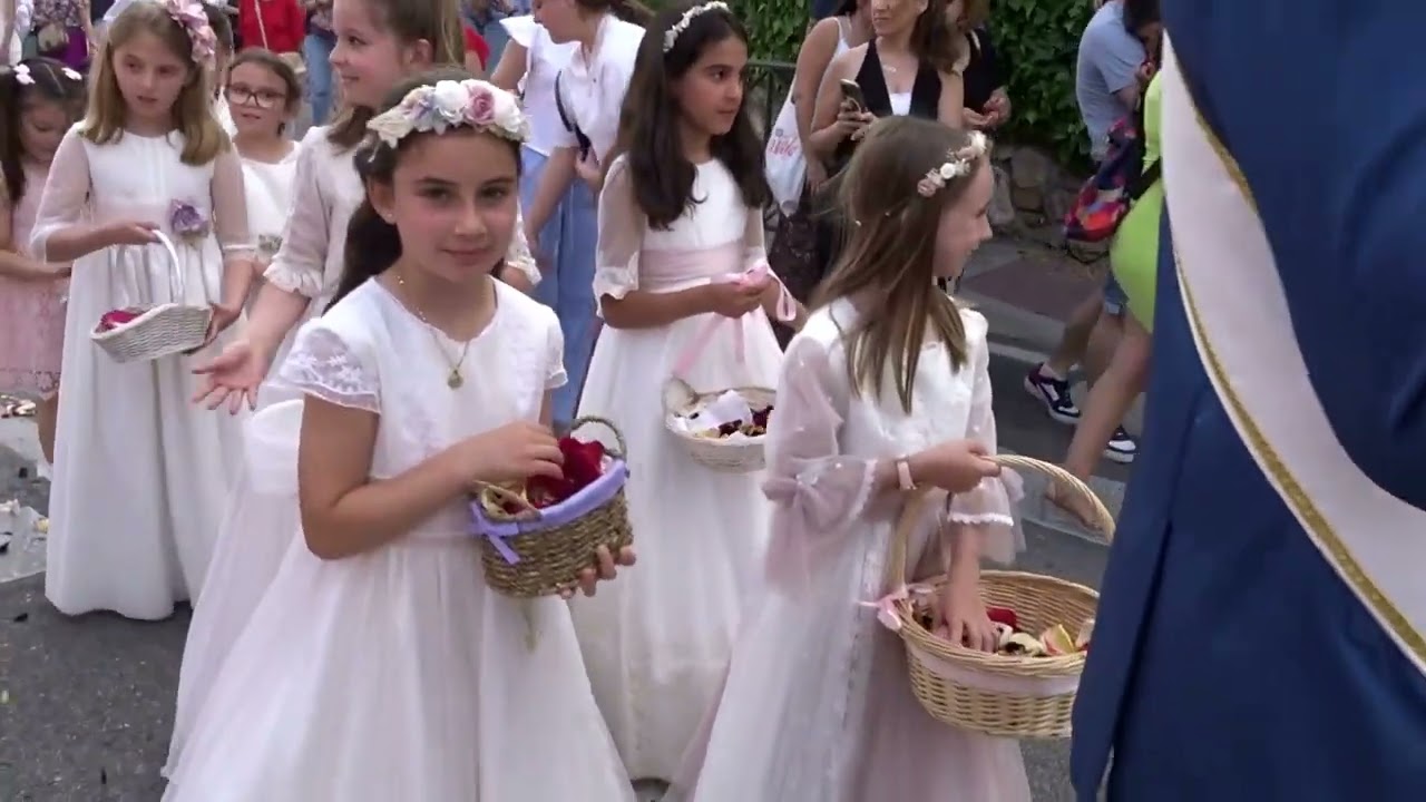 PROCESION CORPUS CHRISTI LOS HUEROS VILLALBILLA dura 11 minutos 30 segundos. angel gordillo jociles