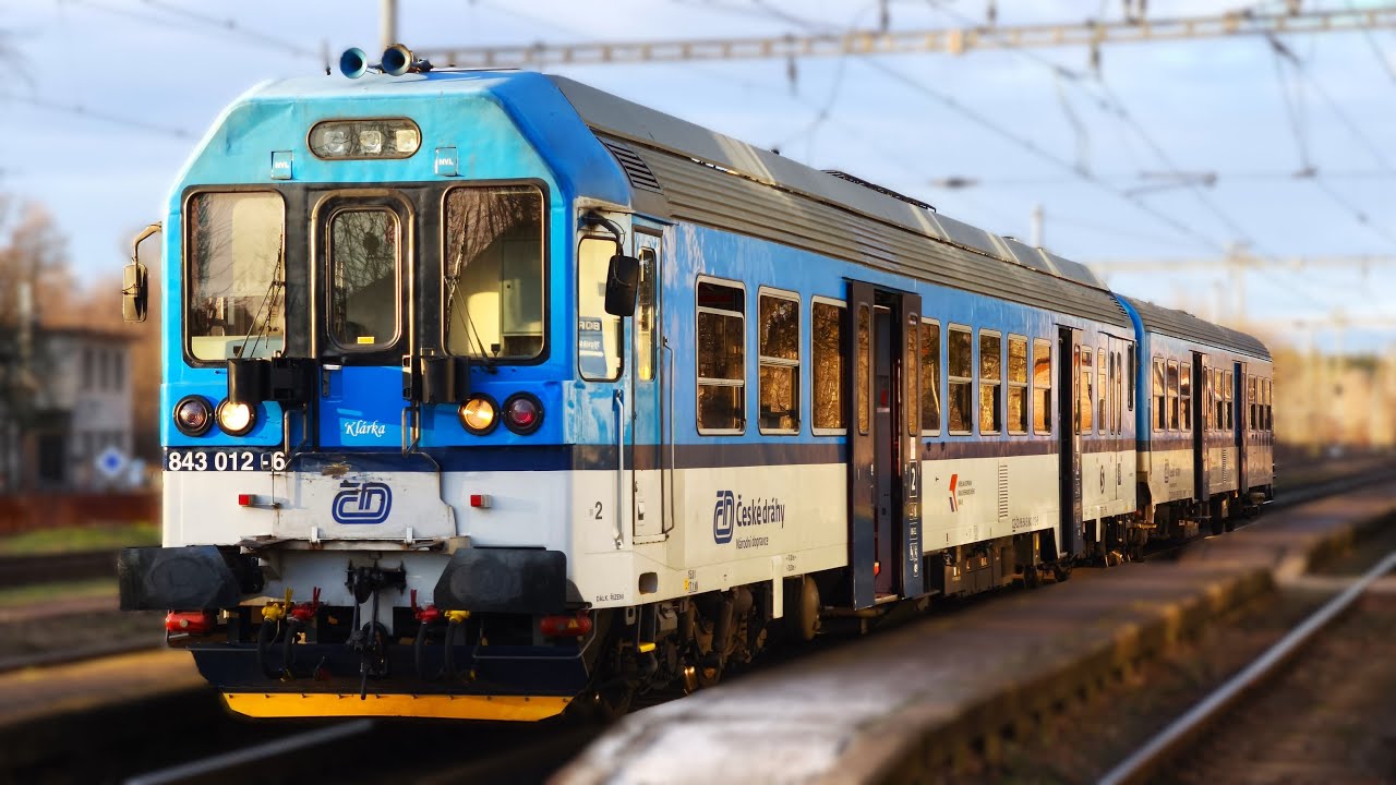 Vlaky při západu Slunce v Borohrádku dne 9.1.2025