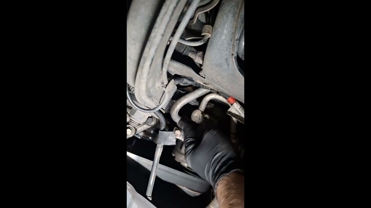 Ford ranger 3.2 5 Cylinder Ac compressor replacement.#fordrangerraptor #ford #mechanic 