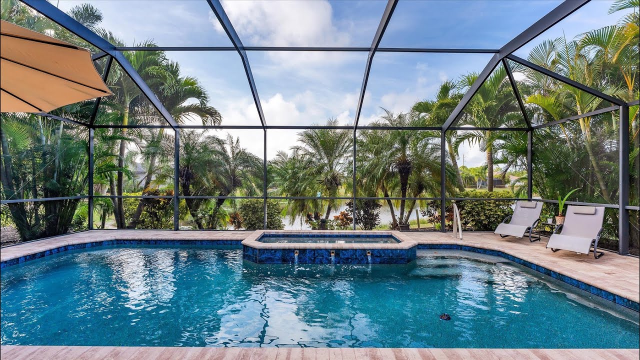 Meticulous Pool Home For Sale in Venice FL - 21058 Anclote Court
