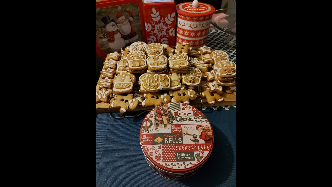 Hungarian soft cake-ish honey cookies | Mezeskalacs | No mixer