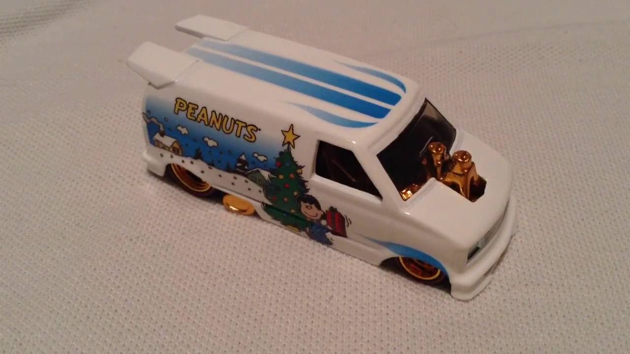 Hot Wheels 1985 Chevy Astro Van (2016 Pop Culture - Peanuts)