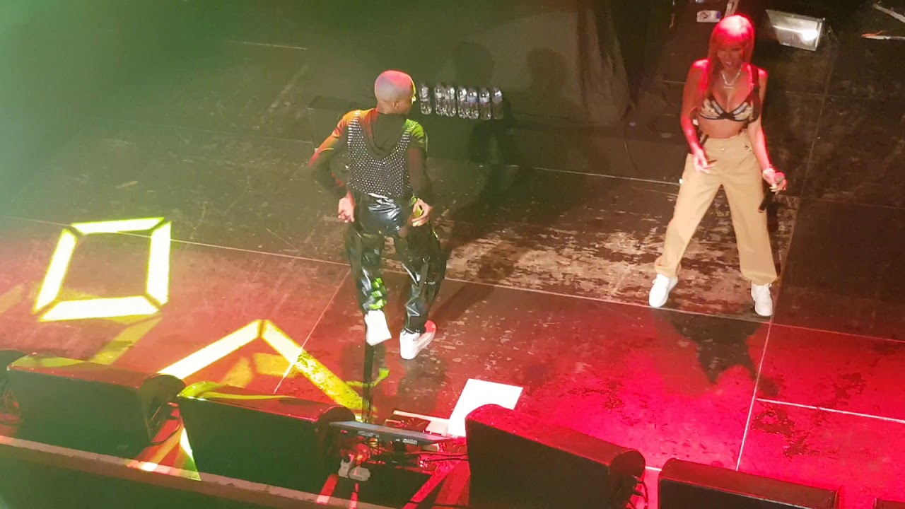 Jessi dances with Raffy (dance contest winner) in London on 16/11/2018