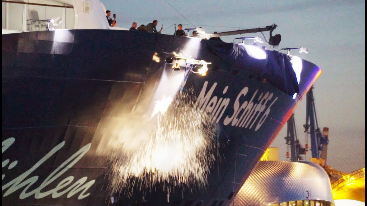 Taufe der Mein Schiff 6 in Hamburg