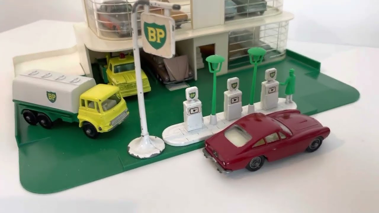 1966 Matchbox G9 - BP Service Station.
