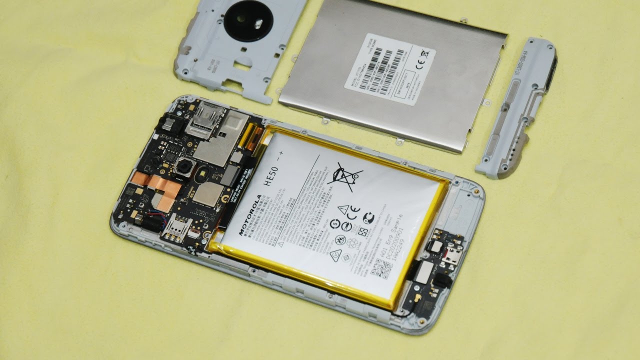 Mengganti baterai Motorola E4 Plus