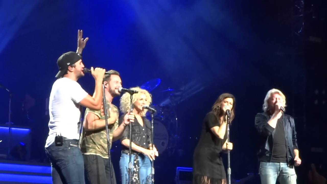 Luke Bryan and Little Big Town sing together at PNC Music Pavilion