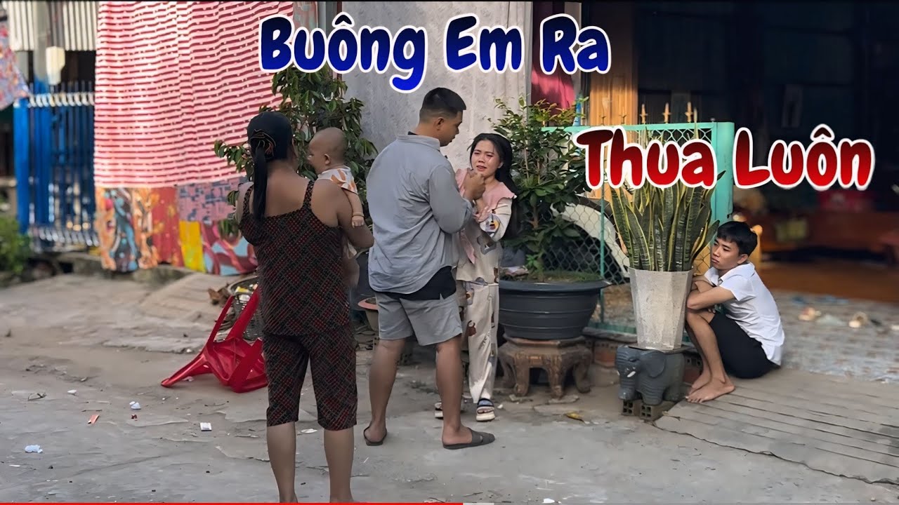 Bé Xuân Khóc Ngất Khi Thấy Con Mình Được Người Khác Mang Về Nuôi