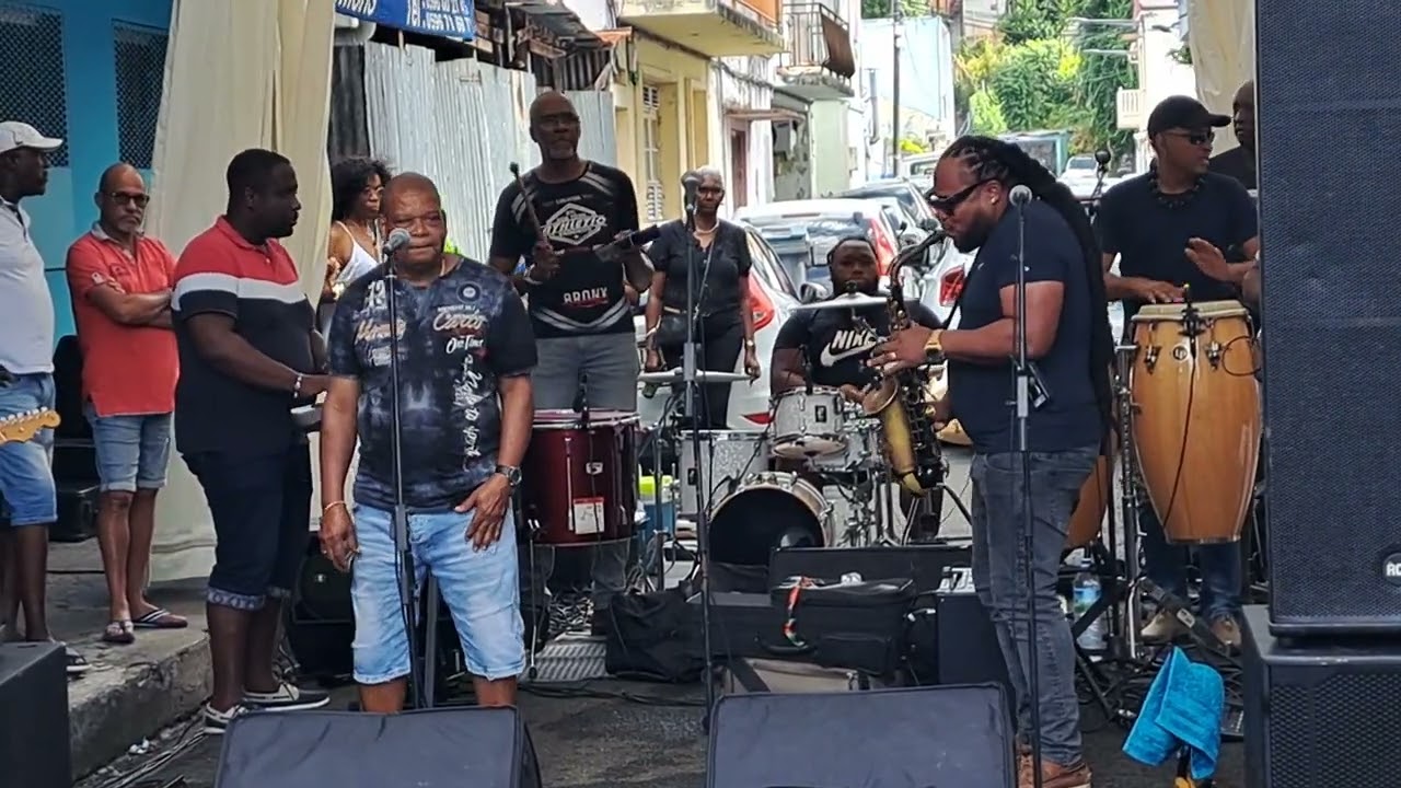 MM'S Sax   Marina  Avec Sax bouché