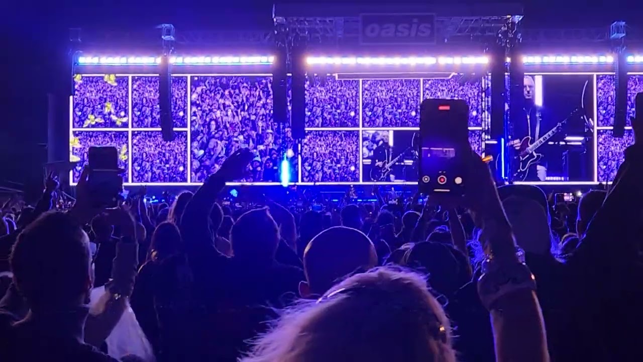 Oasis - Dont look back in anger, Toronto Aug 25th '25