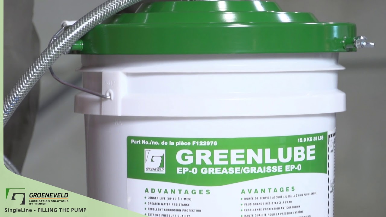 Groeneveld SingleLine - Filling the pump with grease