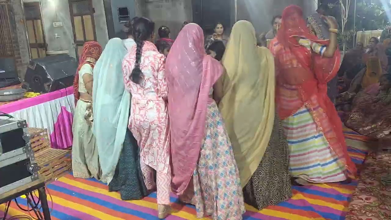 सुन्बतो बोले गायक सुरेशभाई वैष्णव #desimarwadibhajan #dance #viralmusic #trading #viralsong #music 