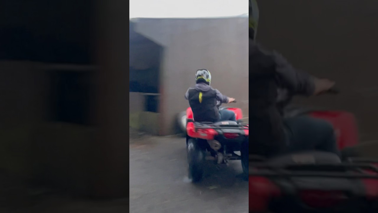 Drift-uri cu biciclete la fermă la Gymkhana 💨 #atv #viațăcuatv #honda #fourwheeler #hoonigans #matty14 #drift #fyp