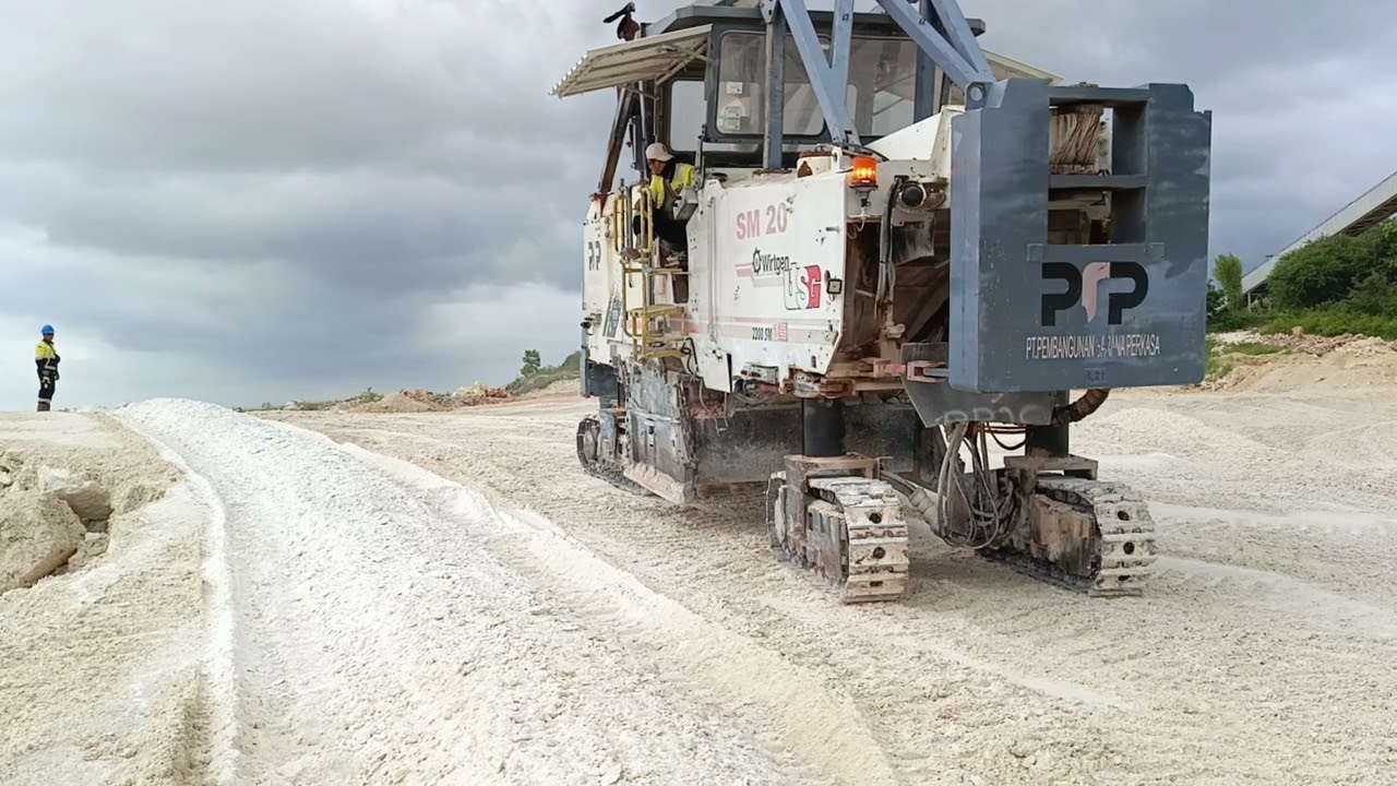 Surface miner