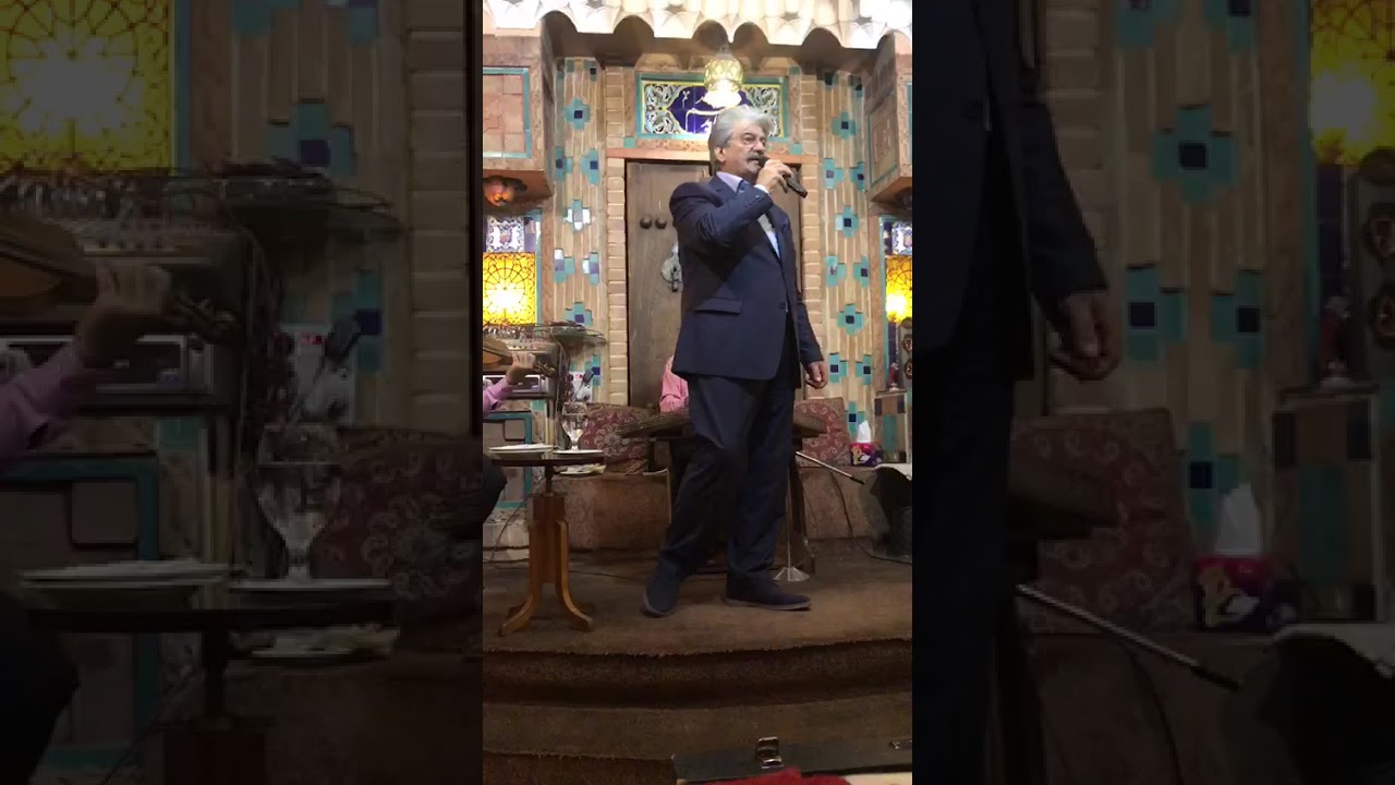 خواننده استاد بهرام حصیری،سنتور جمشیدادیبی،تنبک استادرضارجبی،ویلن استادحسین جدیدی