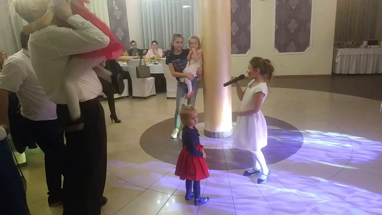 Daj mi rękę tato.