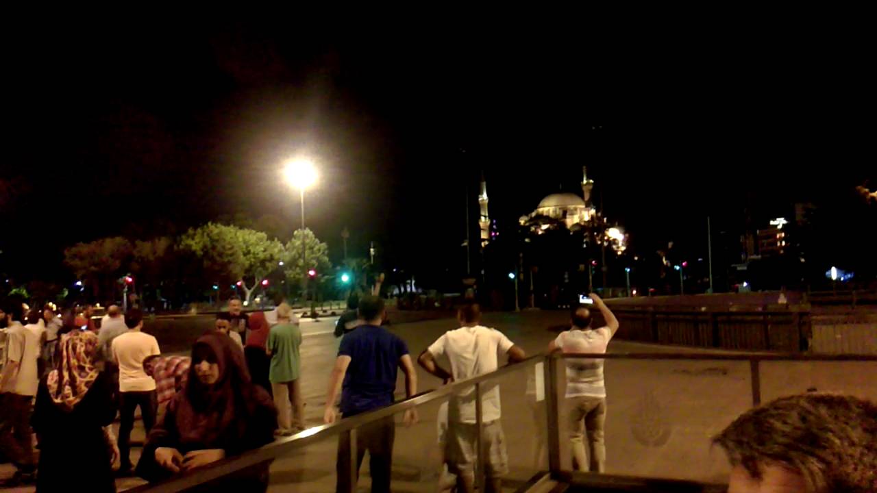 15 Temmuz darbeye teşebb&uuml;s gecesi - İBB &ouml;n&uuml; ilk saatler , darbe&ccedil;ilerin vurduğu ilk kahramanlar