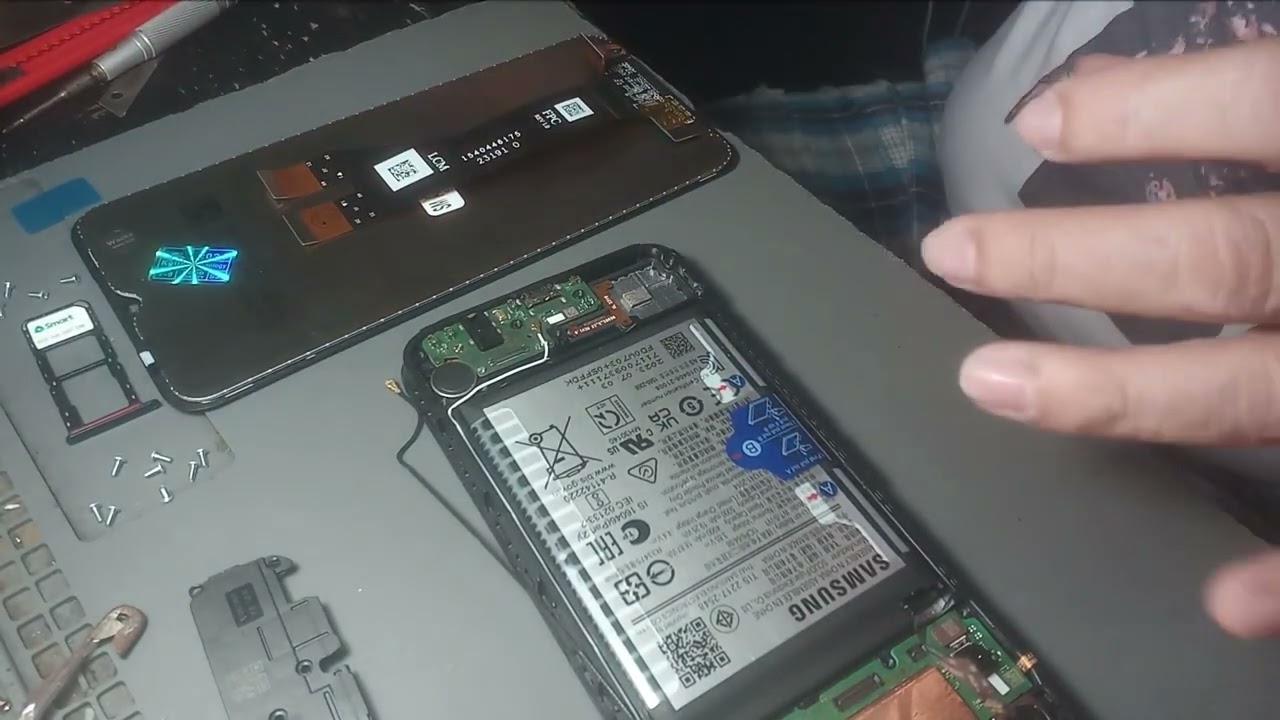 Samsung A14 No display vibrate only.