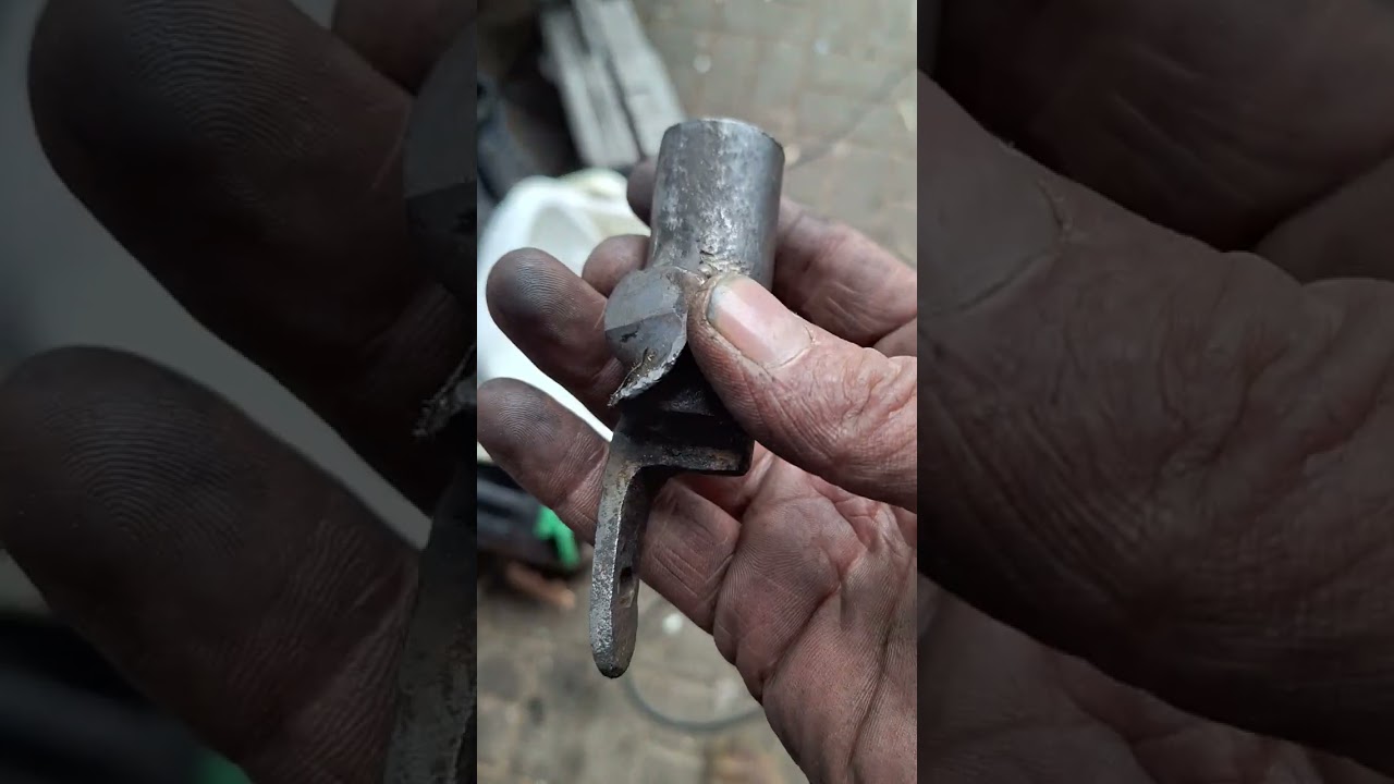 Leichenwagen, maroder Auspuff endlich fertig, dabei am Indien Projekt weiter gemscht.