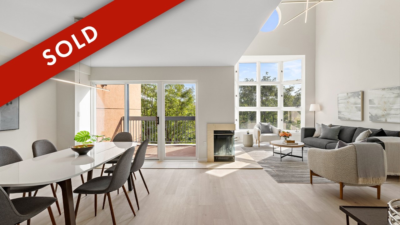 Soaring Ceilings & Sunlit Spaces | Rare 3-Bed Duplex at 307 Thornton Court, Edgewater