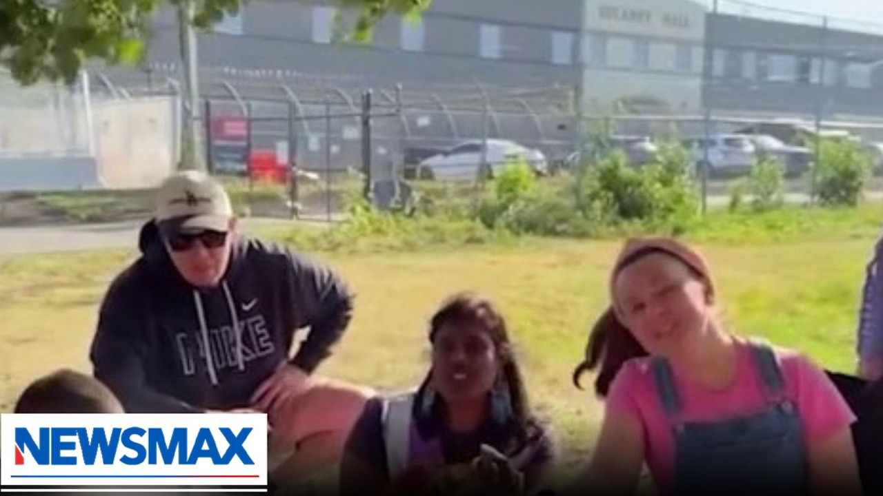 YouTuber Ms. Rachel indoctrinates children at ICE facility | The Right Squad
