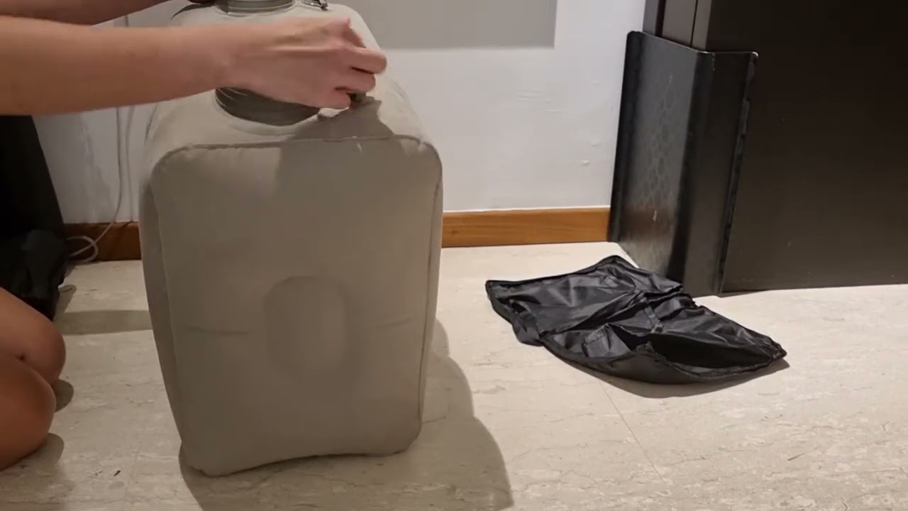 How to inflate travel footrest with built in pump