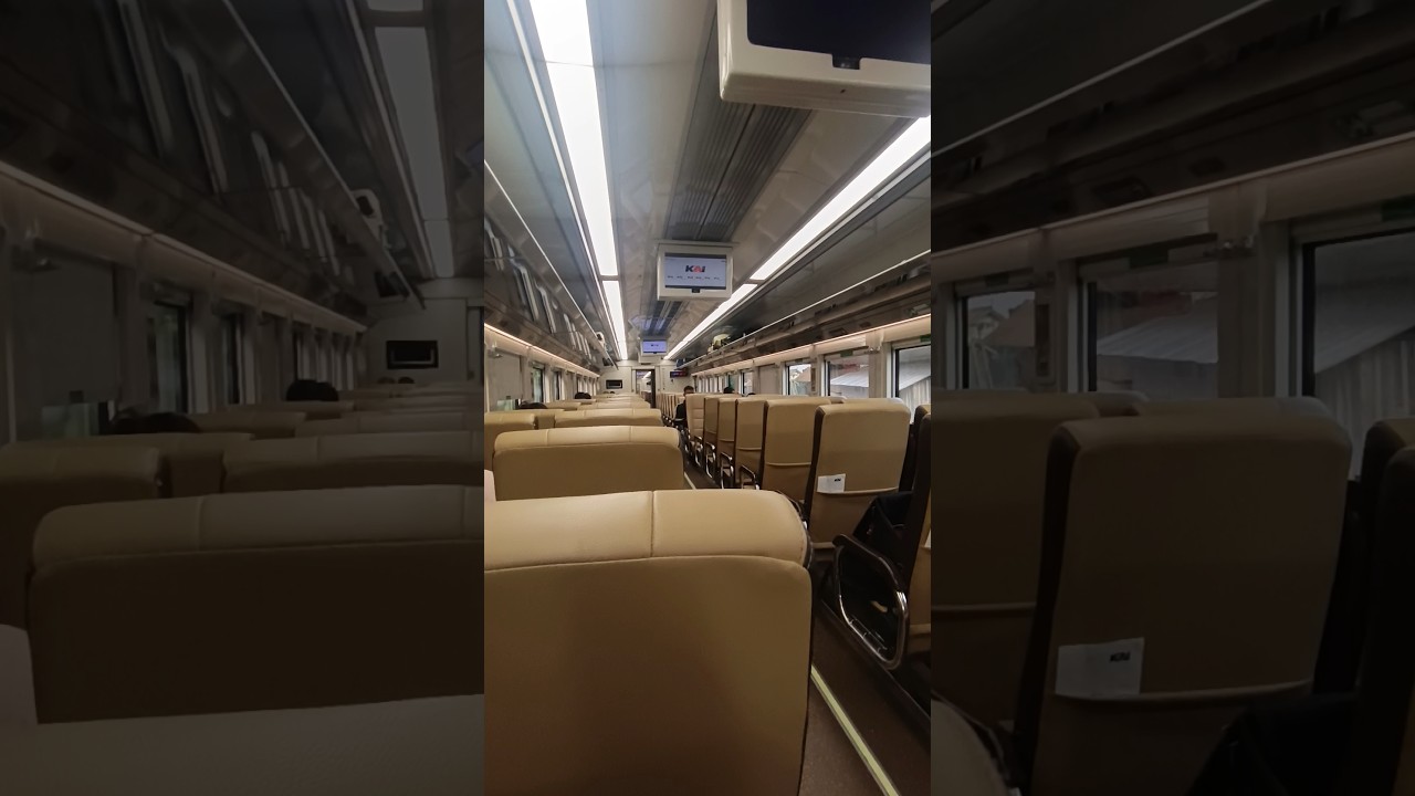 onboard KA HARINA kelas Ekonomi Premium