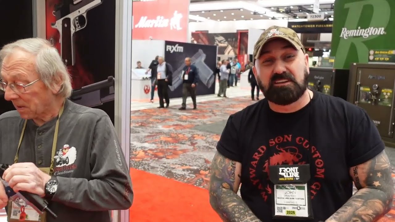 Лес Бэр на выставке SHOT Show 2025