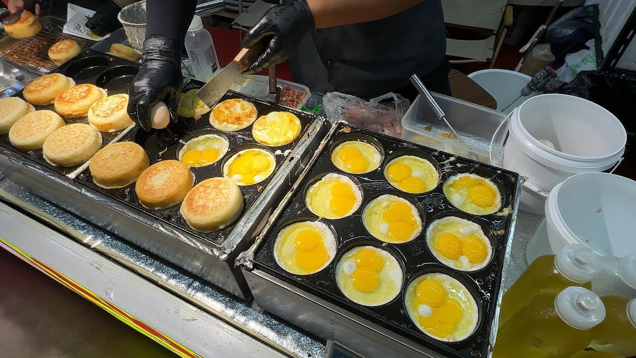 Exploring Street Food Night Market in Beijing, China | 北京月亮河美食夜市