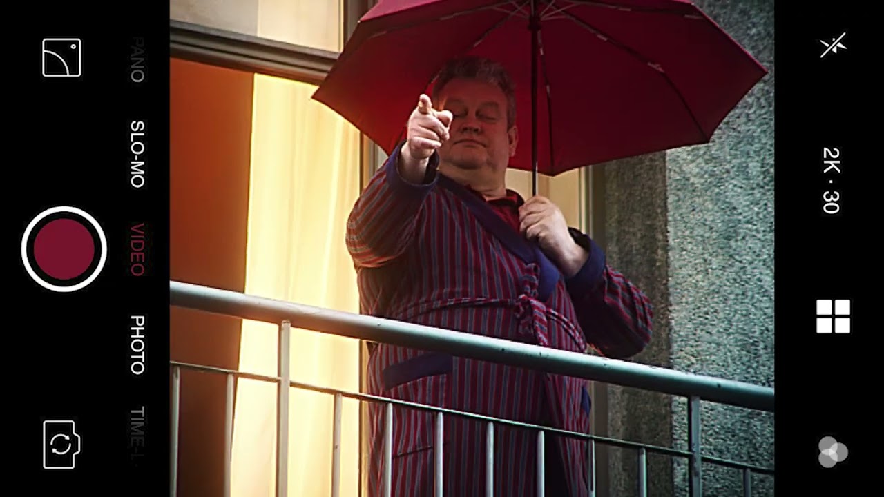 Мы нанимаем всех людей.