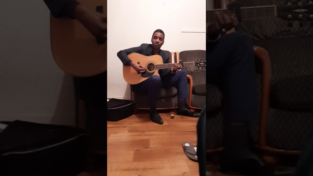 Mamadou Dem chante Abou bara Ndiaye