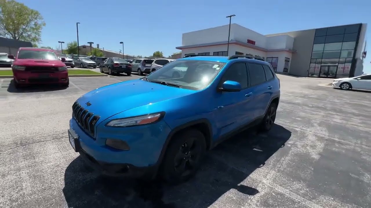 2018 Jeep Cherokee Latitude in Hydro Blue
