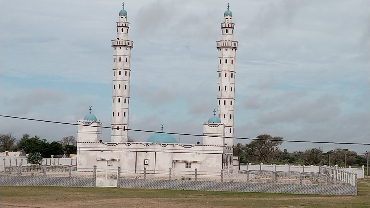 🔴Visite : Admirez la très belle Mosquée de Ndiambour Sine construite par Serigne Cheikh Ndiguel Sene