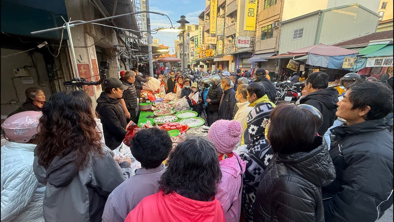 直播0124光一個客人的貨就破萬啦？關廟市場忠孝街50號 士官長海鮮叫賣 海鮮拍賣 叫賣哥 seafood auction