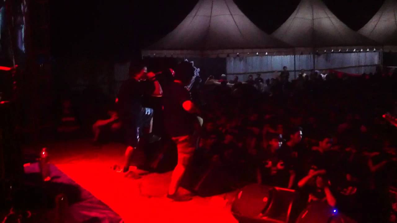 Trojan - Archaic Dimension ( live at GOR Ngurah Rai - Music On The Truck )