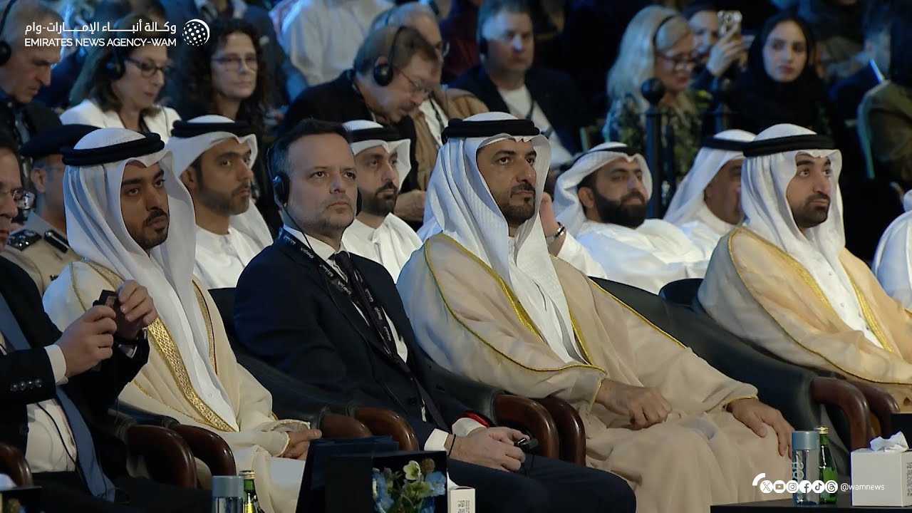 سلطان بن أحمد القاسمي يشهد انطلاق الدورة العاشرة من المهرجان الدولي للتصوير 