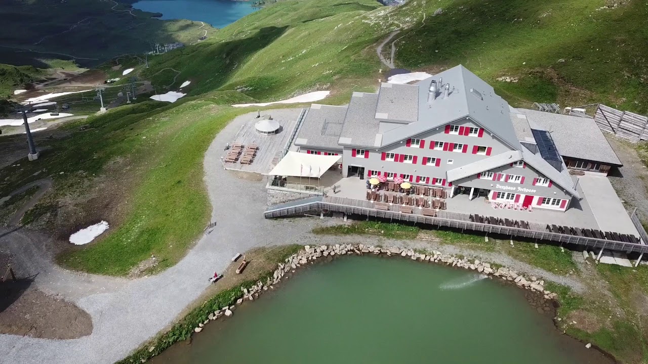 Soliday Sonnensegel von Segelservice Theimer für das Hotel Bärghuis auf dem Jochpass